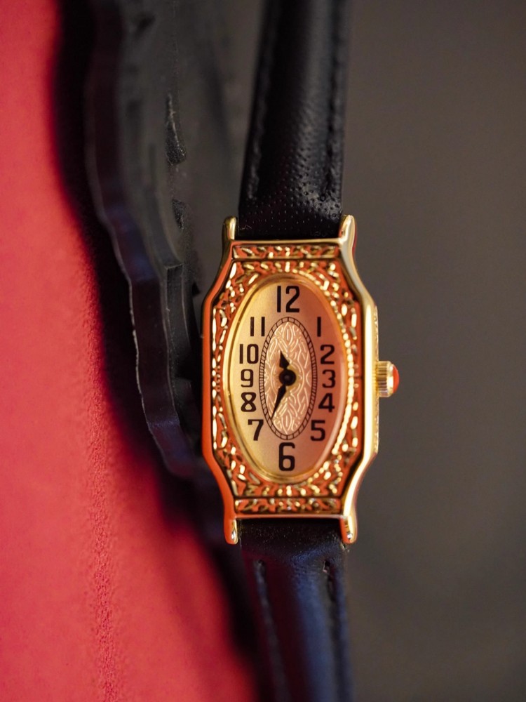 빈티지 여성 윙팁 골든 쿼츠 시계, 천연 가죽 스트랩, - Leatherwork Ideas 리뷰 및 가격